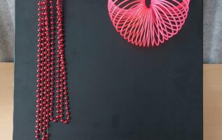 Další možnost využití černé sklopné desky sklopná deska s věšáčken